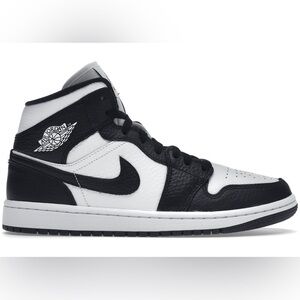 IN BOX | Air Jordan 1 SE Mid Split Black & White